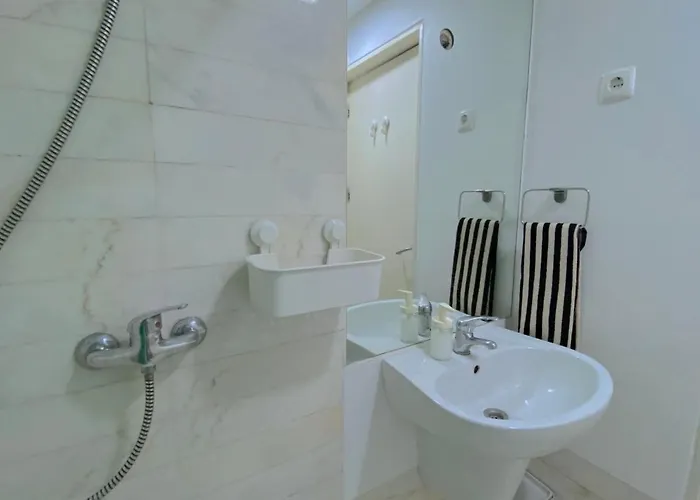 Largo House דירה