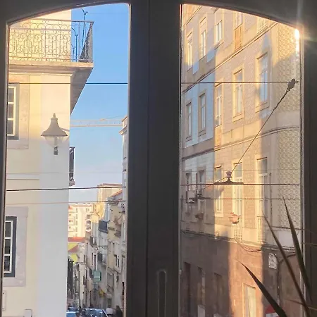 Largo House Апартаменти *