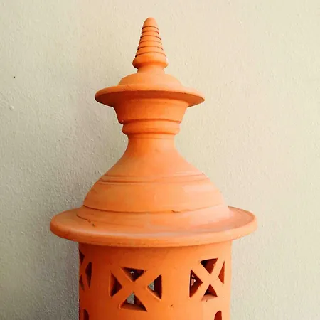 Largo House Апартаменти *