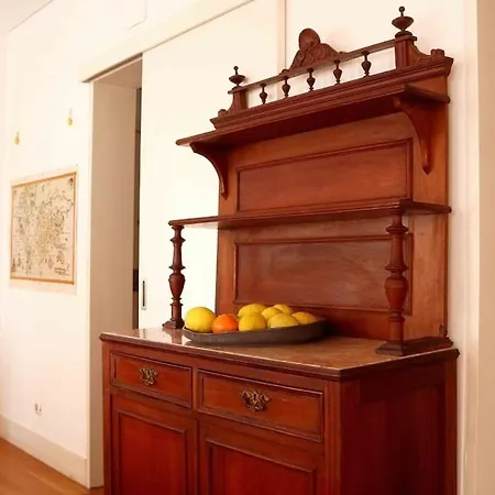 Largo House Апартаменти